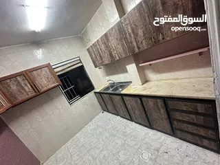  6 شقة طابق 4 في عرجان  شارع الاردن بجانب دائرة الافتاء للعرسان فقط