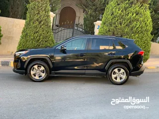  8 تويوتا راف فور 2023 XLE فل كامل أعلى صنف مع فتحة جمرك اليوم بحالة الوكالة