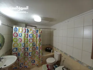  2 شقة غير مفروشة للإيجار 400م2 ( Property 16683 )-175107241