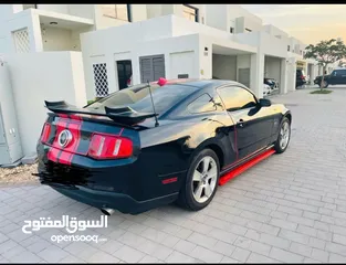  2 Ford mustang 2012