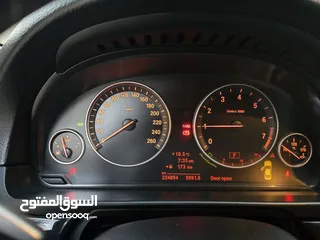  8 بي ام دبليو 523i 2011