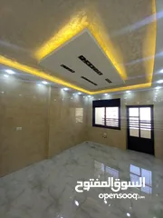  9 شقة فاخرة للبيع مع اطلالة رائعة و موقع مميز