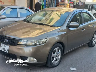  5 كيا فورتي سيراتو قير اوتوماتيك موديل 2010