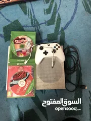  1 اكس بوكس ون اسXBOX ONE IS