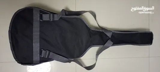  3 جيتار مع شنتته وريشة وخيط احطياتي للبيع
