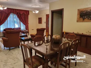  8 شقه طابقيه ارضيه ديبلوكس مع كراج وحديقه ام السماق الجنوبي