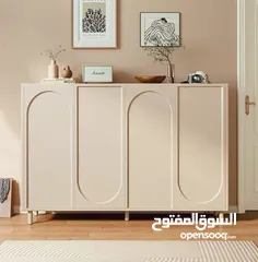  2 خزانة أنيقة بتصميم عصري ولمسة فخامة راقية  تجمع بين الجمال والعملية لتضفي ترتيب وأناقة على مدخل