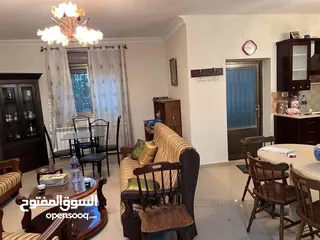  1 شقه البيع مع حديقه قرب المنا ره