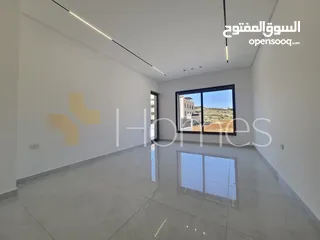  2 شقة ارضية مع حديقة للبيع في طريق المطار بمساحة بناء 187م