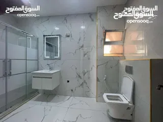  7 شقه لقطه استثماريه سكنيه مميزه و محدثه للبيع بسعر مغري جدا مقابل جامعه الاميرة سميةو الجمعية الملكية