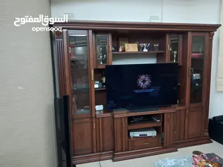  4 TV Buffett like new from home center