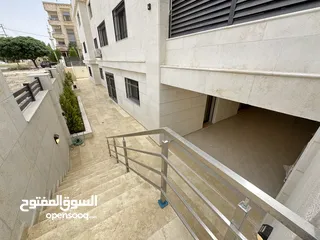  29 شقة مميزة طابق شبه ارضي مساحة 249 داخلي وخارجي 300م مع حديقة بتشطيبات فخمة - شركة رمضان فوزي للاسكان