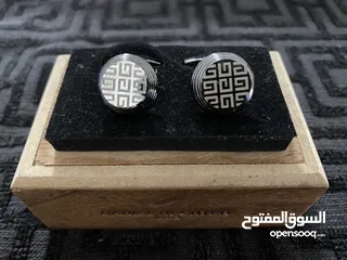  1 ازرار بدلة فاخرة Cufflings بحالة جديدة