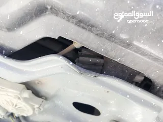  4 باب فورد فيوجن خلفي شمال مليان كل قطعو وقزازو عليه وعالفحص للبيع