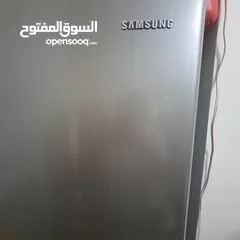  8 ثلاجة و مكنسه و تلفزيون للبيع