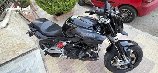  21 دراجة ابريليا 750 cc بحالة ممتازة 2016 ماشية 24000 فقط مالك ثاني صيانة دورية في الشركة 3200 دينار