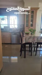  3 شقه للبيع مساحه 150ثلاث غرفة نوم حمامين بلكونتين صالون صاله مطبخ طابق ثالث اصنصين