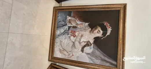  2 خزانة للتلفزيون مع رف  لوحات باحجام مختلفة