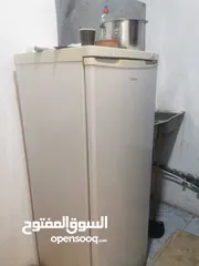  12 عدة مطعم معجنات فتاحة براشة موزريلا مبرشة طاولة مقلى بطاطا ثلاجة فترينه عرض معجنات كولار فريزر