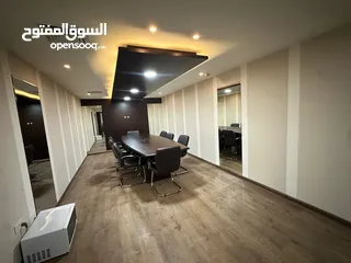  9 مكتب بمساحة 235 متر مربع للبيع في الصويفيه ( Property 42798 )-174998407