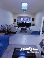  2 للبيع منزل في مدينة عيسى