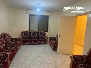  2 شقه فارغة للايجار قرب المناره وكازيه اسو
