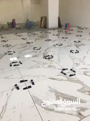  9 السلام عليكم  معلم بلاط تركيب جميع انواع البلاط أمانة و دقة وإنجاز العمل وسعر مناسب شفل فواصل وزوي