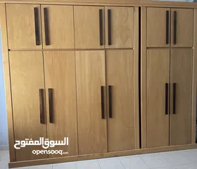  5 غرفة نوم بجودة خشب ممتازة جداً رفوف بحالة ممتازة