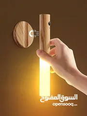  3 لامبة ضوء  تشتغل بمستشعر الحركة(capture ) صغيرة الحجم و تطلق اشعة جميلة و قوية+التوصيل الى كامل تونس