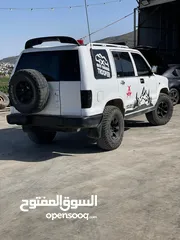  2 ايسوزو تروبر 4x4
