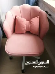  8 كرسي لونه وردي مع مخده