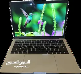  3 macbook  pro 2017. بسعر حرق