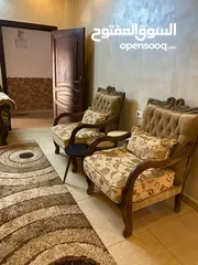  2 كنب  باللون البيج المميز للبيع بسعر مناسب