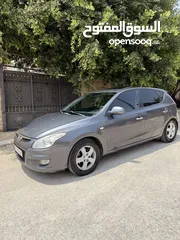  1 HYUNDA I30  2009 بسعر حرق ع الكاش فل مع فتحة سقف