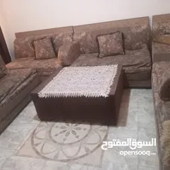  7 كنب للبيع مستعمل قابل تفاوض بشي بسبط تسع مقاعد