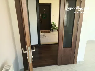 20 شقة فاخرة مع روف الجبيهة ضاحية الرشيد قرب دوار الجاذبية 180م مع روف غير مبني اطلالة رائعة جدا