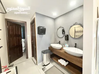  8 مركز تجميل للبيع مع معدات حديثة