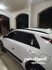  6 كيا نيرو 2022