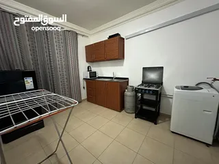  11 E7 Room for rent