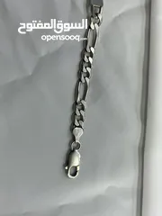  3 الأسوارة الفضية الإيطالية عيار *925* بوزن *15.3 جرام* تُعد خيارًا رائعًا لمحبي الفضة الأصيلة