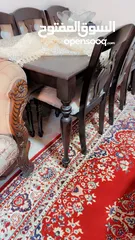  10 طقم كنب  7 مقاعد و طاولة سفرة و طقم  طربيزات  بحالة ممتازة