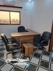  24 مكتب مدير مع جانبية ادراج وطاولة عرض مميز من لامينيت للأثاث المكتبي توصيل مجاني داخل عمان