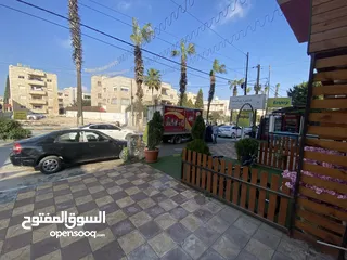  8 مخازن تجارية طابقين-عدد2 مميزة-شارعين-للإيجار-دوار القبة