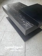  1 طاولة خشب ثقيل للبيع