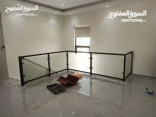  15 اعمال زجاج وسكريت