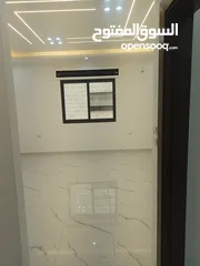  24 للبيع شقه طابق أول سوبر ديلوكس  ضاحية الحج حسن حي الروضه قرب مستشفى الحنان ومسجد الروضه