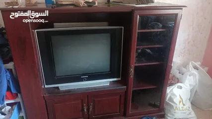  1 خزانة بحالة حيدة مع التلفاز