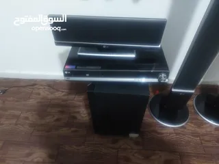  1 للبيع مسرح منزلي ال جي طبعا الجهاز بحال الوكاله خمس سماعات وصب مع جميع اغراضه الاصليه صوت عباره عن ز