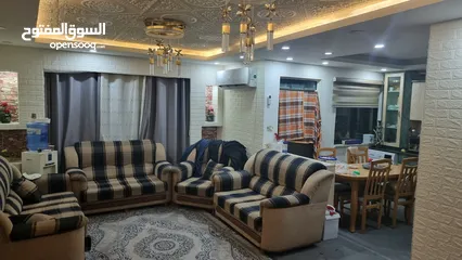  1 شقه للبيع بسعر ممتاز لداعي السفر