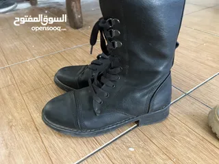  2 أحذية رياضية وجزمات استعمال خفيف